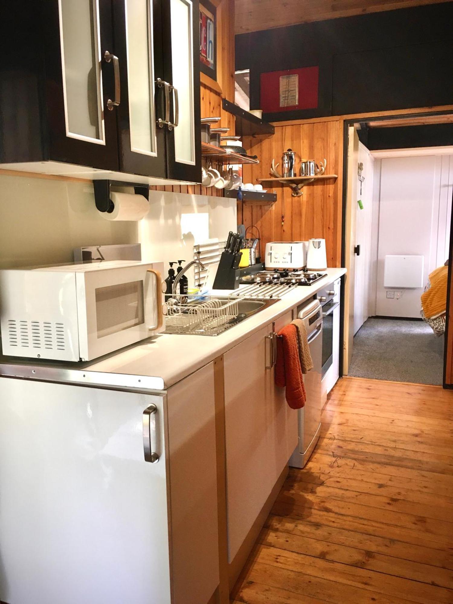 Caban Cwtch Villa Cenarth Екстериор снимка